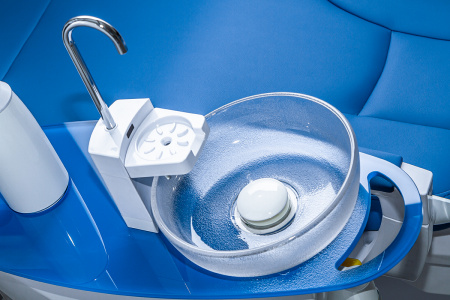 Стоматологическая установка Mercury 1000 с верхней подачей инструментов Стоматологическая установка Mercury 1000 с верхней подачей инструментов