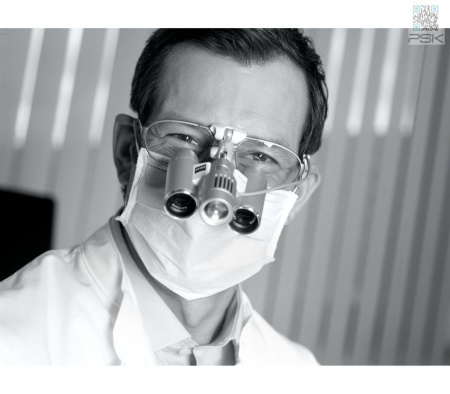 EyeMag Light II - мощный LED-осветитель с максимальной интенсивностью освещения 50000 люкс для высокой детализации