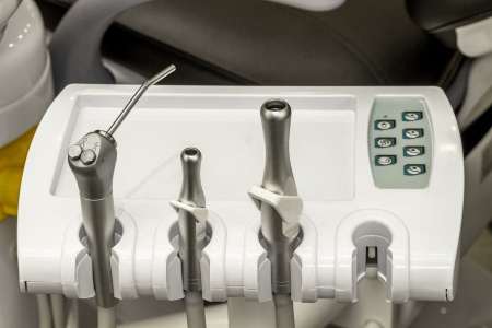 Стоматологическая установка M1 Safety верхняя подача (поворотный модуль врача 270°)